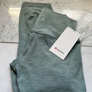 New With Tags Lululemon Align HR Crop 21”